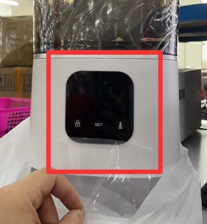 Automatic Pet Feeder With Voice Recorder and Timer